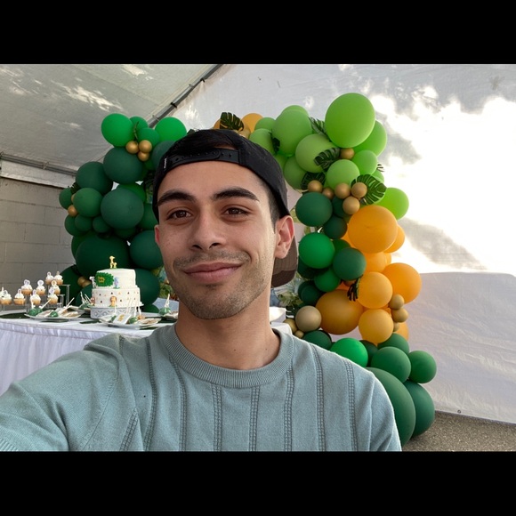 Meet your Posher, Adrian - Picture 1 of 1